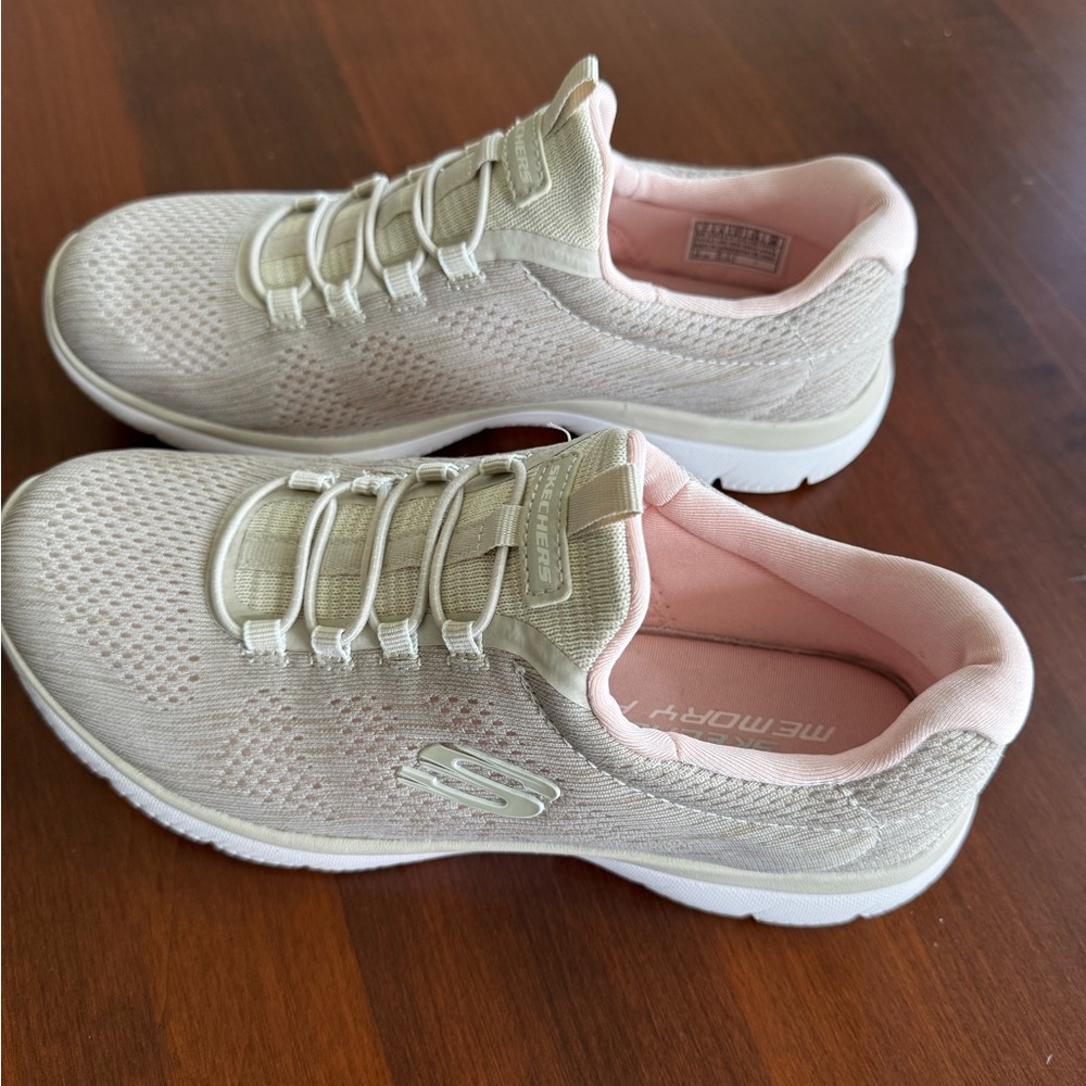 EUC Skechers Women's Taupe Slip-on Washable Sneakers size 7 - Picture 5 of 7